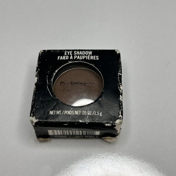MAC Eyeshadow BRUN Satin - Picture 2 of 3